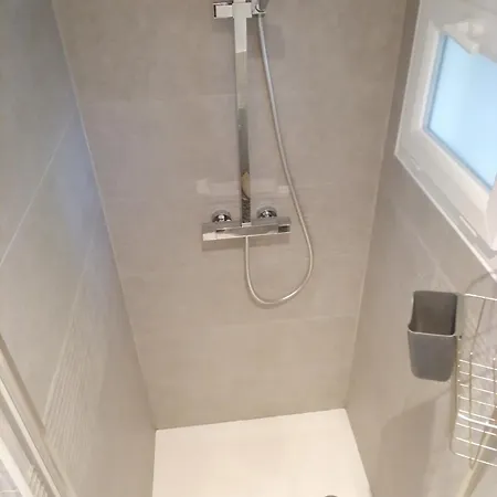 2 à 4 Personnes * Dompierre-sur-Mer